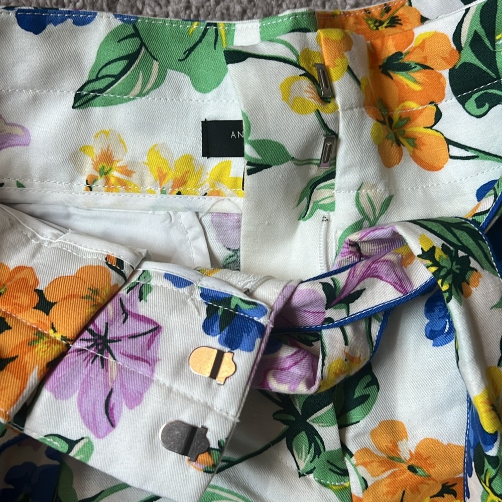 Ann Taylor shorts, petite OP - Picture 2 of 6